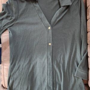 Women’s green knit top